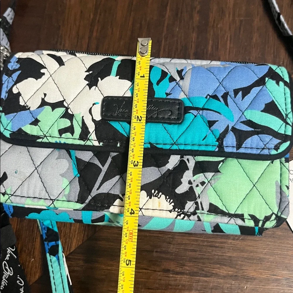 VERA BRADLEY ALL IN ONE CROSSBODY CAMO FLORAL NWT PURSE BAG QUILTED